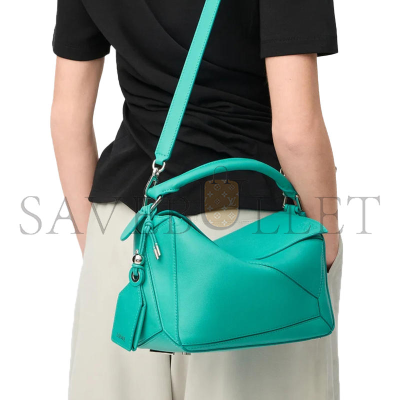 LOEWE SMALL FEATHERLIGHT PUZZLE BAG IN NAPPA LAMBSKIN A510PLSX01 (24*16.5*10.5cm)